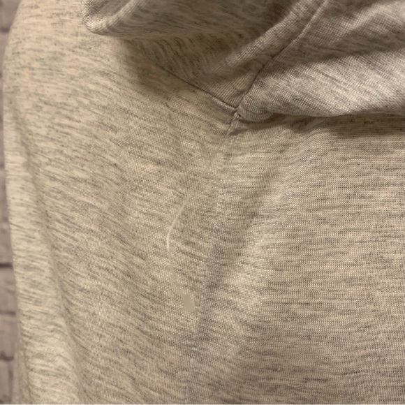 NWOT Athleta Long Sleeve Top in Heather Gray - Picture 8 of 10
